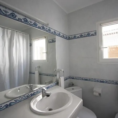 Santa Llucia Apartaments Roses Room photo