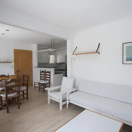 Santa Llucia Apartaments Roses Room photo