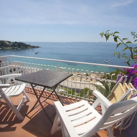 Santa Llucia Apartaments Roses Room photo